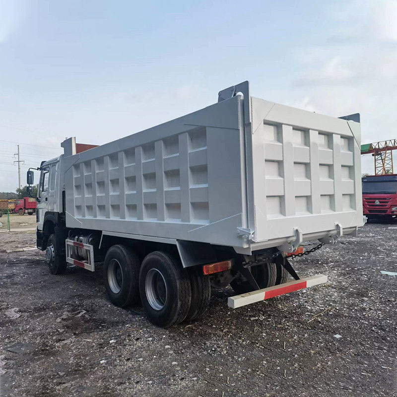 Capacidad del tanque de combustible de 300-400L Camión de descarga de 6x4 10 ruedas usado con alto estándar reformado