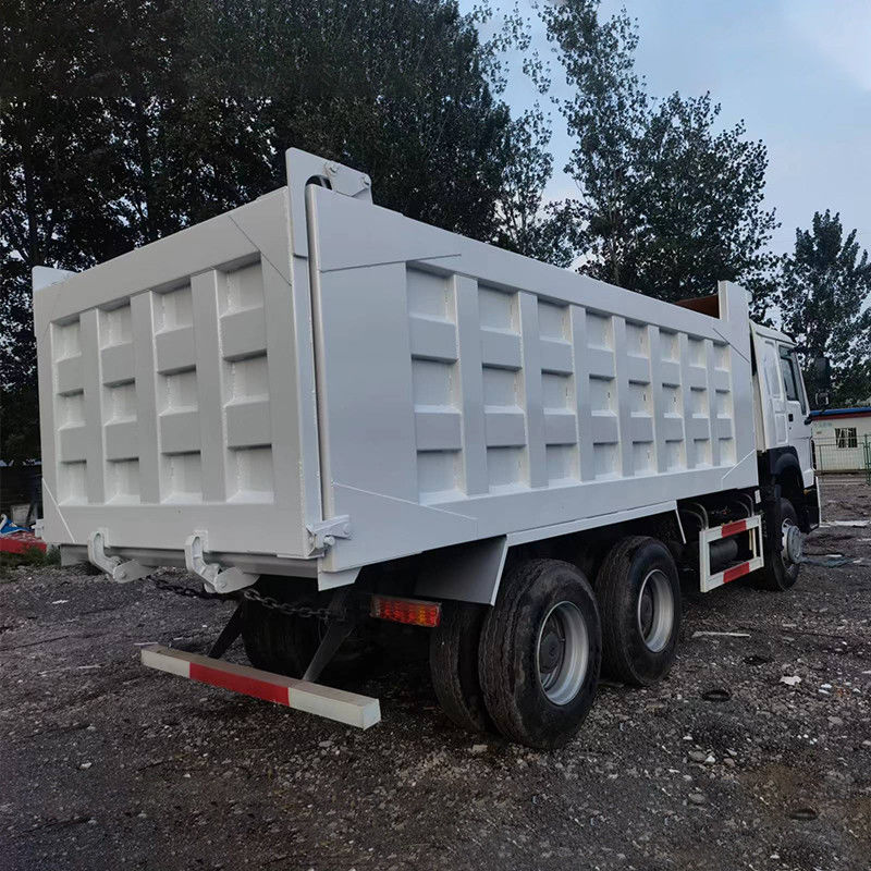 Capacidad del tanque de combustible de 300-400L Camión de descarga de 6x4 10 ruedas usado con alto estándar reformado
