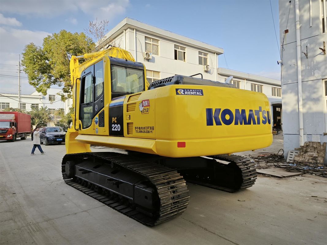 Vender Excavadora Komatsu PC220-8 Usada con válvula hidráulica original y 1,0-1,5 cubo