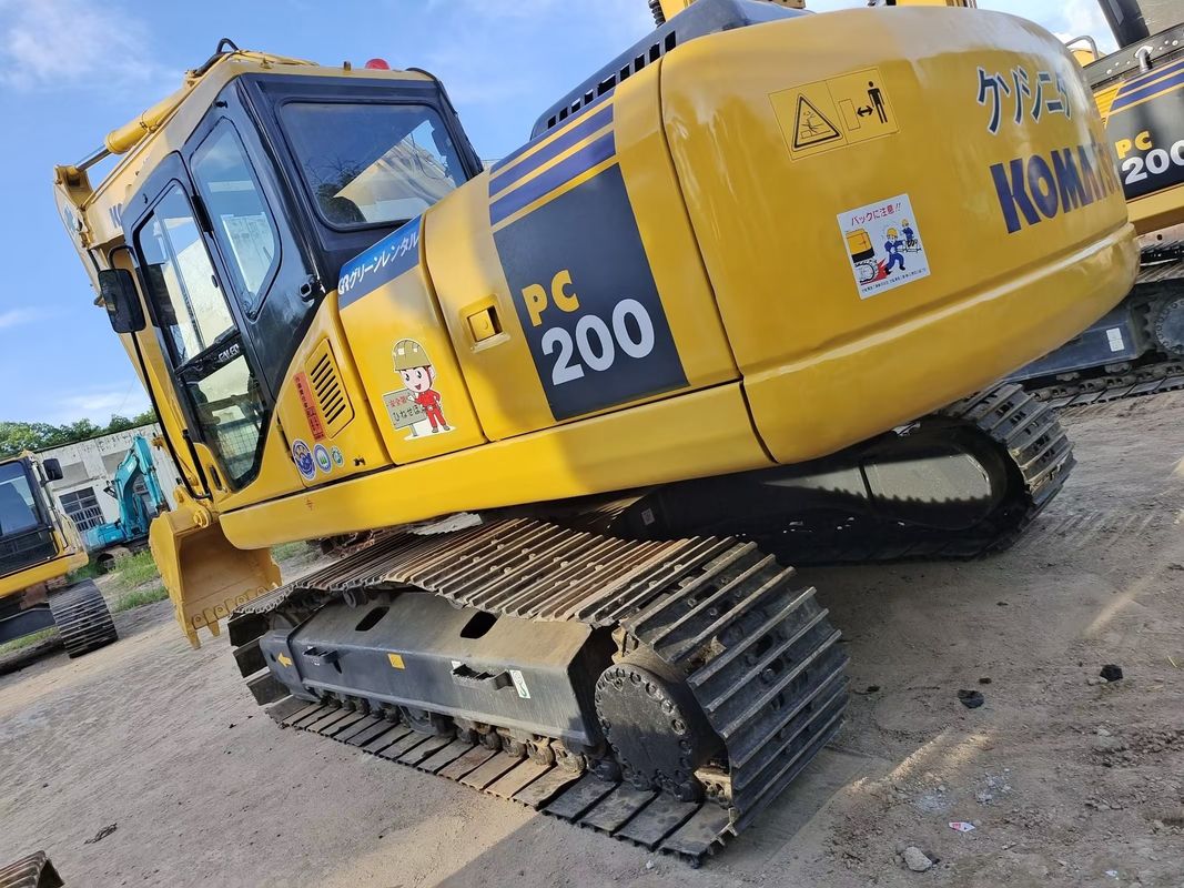 Excavadora Komatsu pequeña usada con motor original y capacidad de cubo de 0.3m3 en Dubai