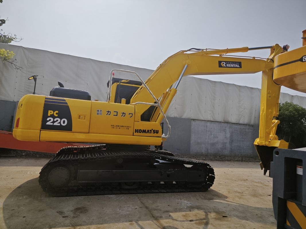 Excavadora Komatsu pequeña usada con motor original y capacidad de cubo de 0.3m3 en Dubai