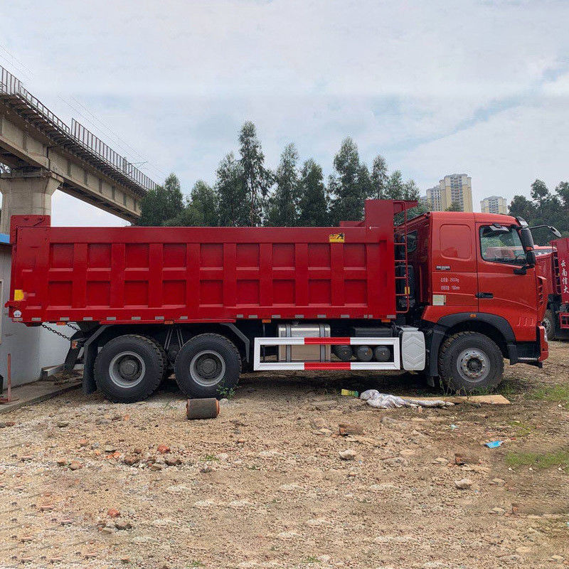 5.3-6.2M Largo del tanque de carga chino de segunda mano Sinotruk Howo 6x4 371hp camiones de basura