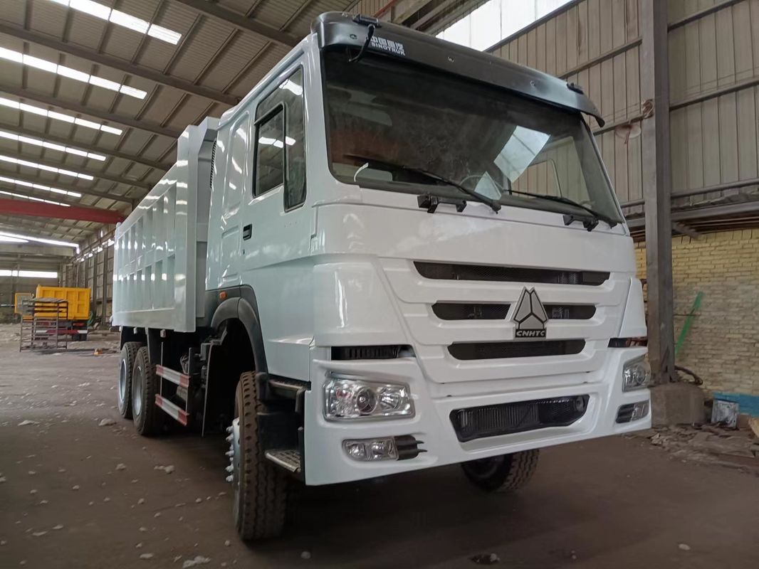 Sinotruk Howo 6*4 de segunda mano con motor WEICHAI y buena dimensión del tanque de carga