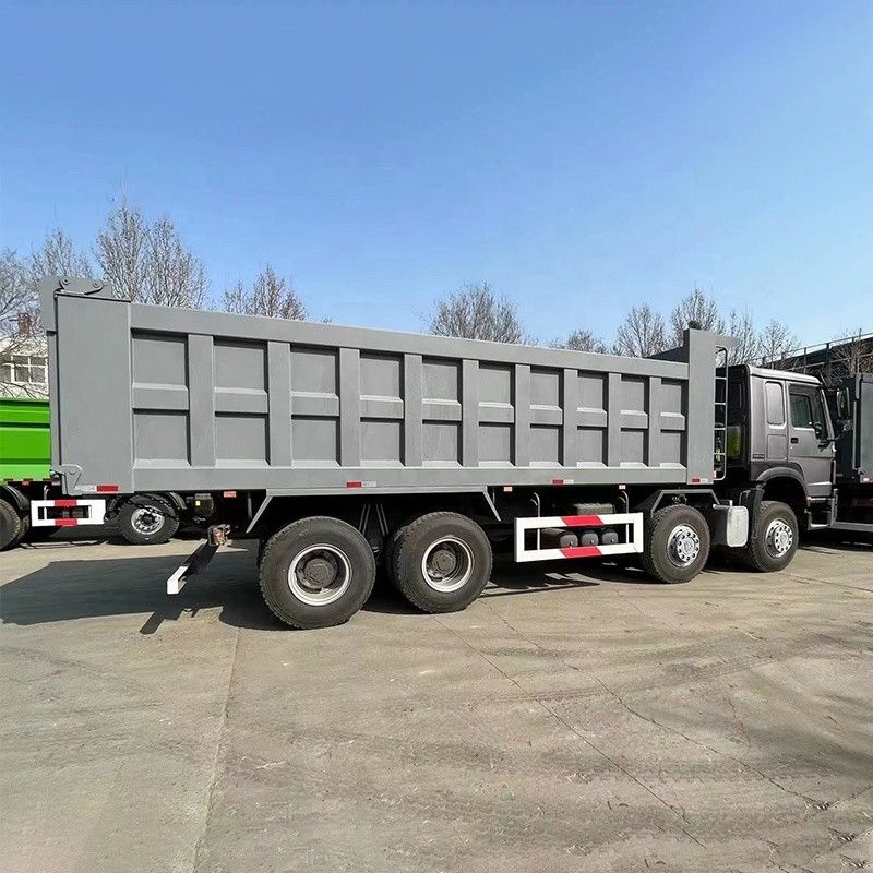 10 Cambio hacia adelante 2023 Sinotruk Howo 8x4 camión de tiradores camión de descarga con motor de trabajo pesado