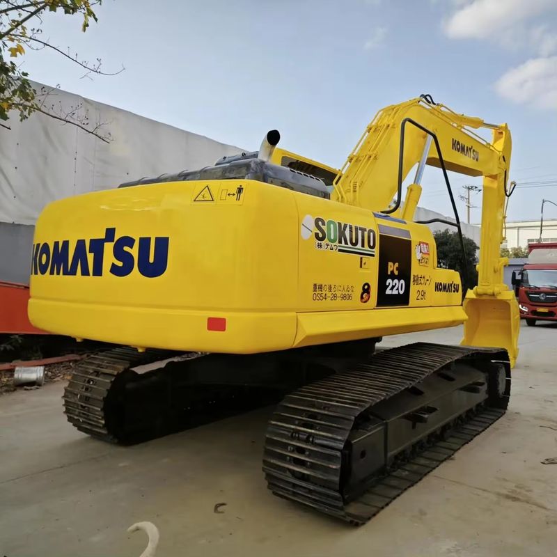 Excavadora Komatsu PC35 de motor original con otro cilindro hidráulico en buen estado
