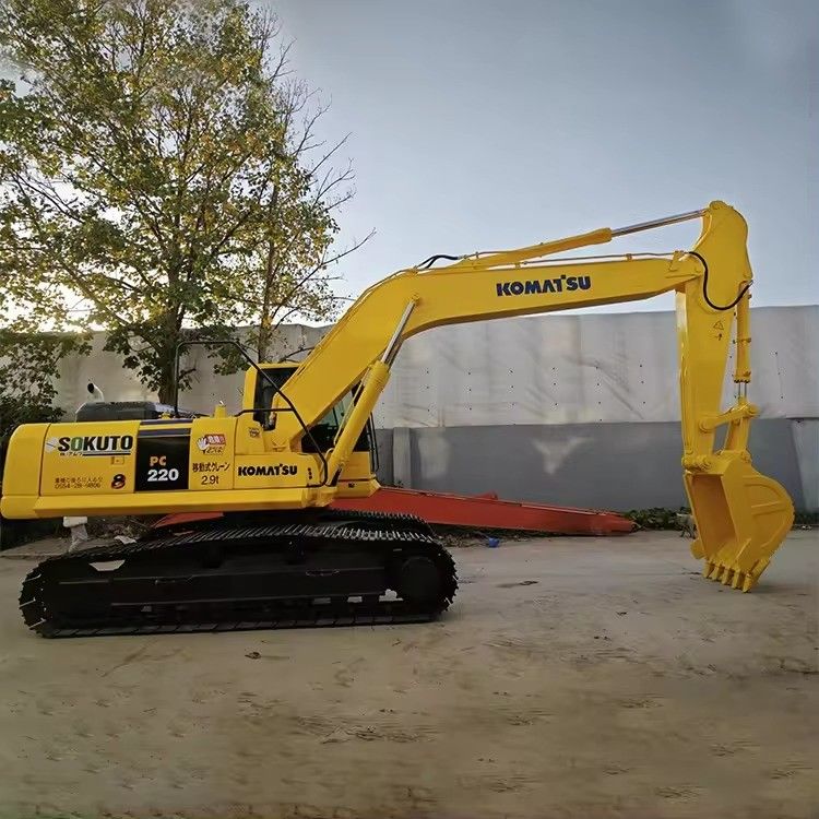 Excavadora Komatsu PC35 de motor original con otro cilindro hidráulico en buen estado
