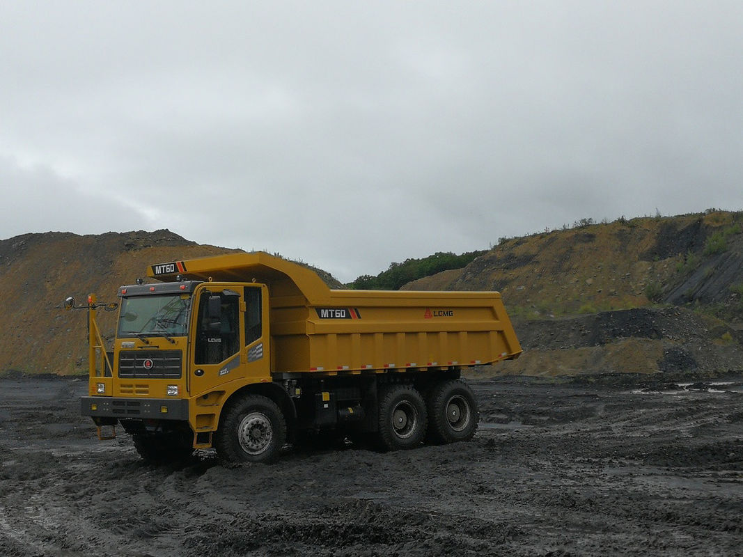 2 Cambio inverso MT60 MT86 MT106 Camión de minería 6X4 60-70 toneladas Carga útil fuera de la carretera Camión de desviación