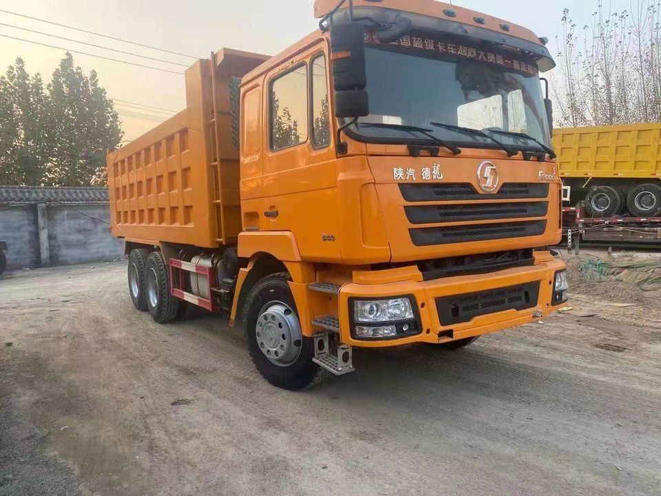 Capacidad del motor de 8L Shacman F3000 camión de descarga para carga de materiales de construcción