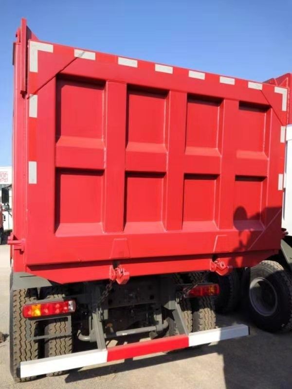 10 neumático Sinotruk HOWO 6*4 camión de 371 HP usado para el transporte de arena de piedra