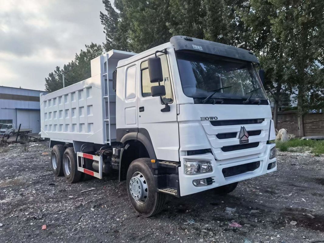 Alto estándar renovado HOWO76 Cabina 25000kg camión de carga 6 * 4 para el rendimiento
