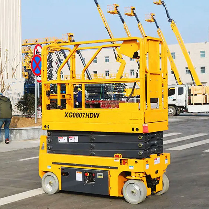Elevadores portátiles con tijeras 1550 kg Equipos de elevación de plataformas de trabajo eléctricas móviles de trabajo pesado