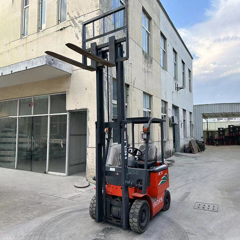 En buen estado Camión elevador eléctrico de 1,5 toneladas utilizado para levantar 1500 kg a 0,4/0,6 m/s