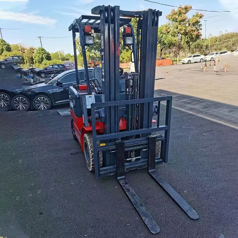En buen estado Camión elevador eléctrico de 1,5 toneladas utilizado para levantar 1500 kg a 0,4/0,6 m/s