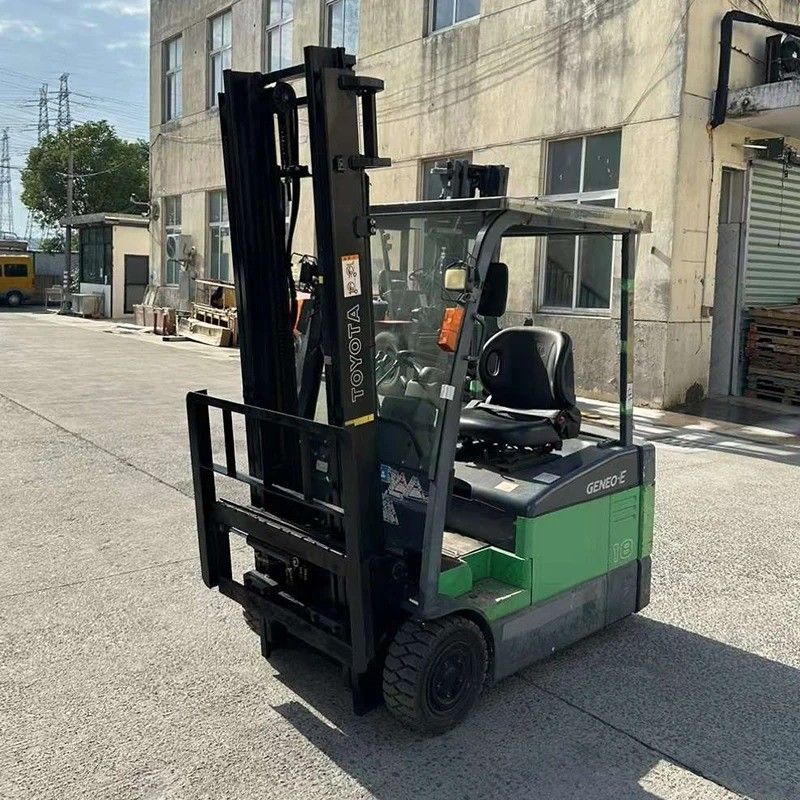 Camión elevador eléctrico de cuatro ruedas de 1.8 toneladas 3 toneladas 5 toneladas con motor diésel