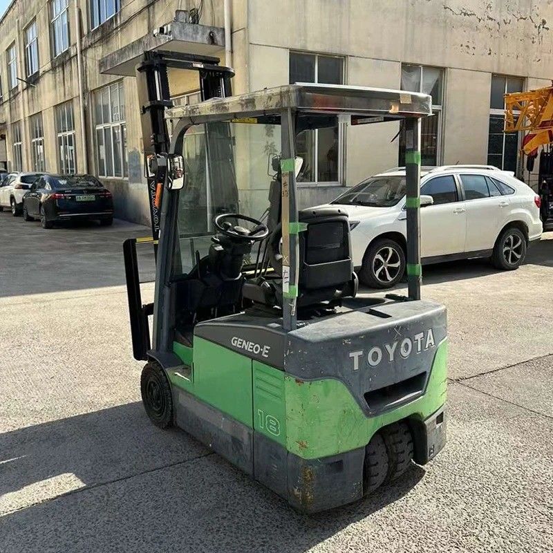 Camión elevador eléctrico de cuatro ruedas de 1.8 toneladas 3 toneladas 5 toneladas con motor diésel