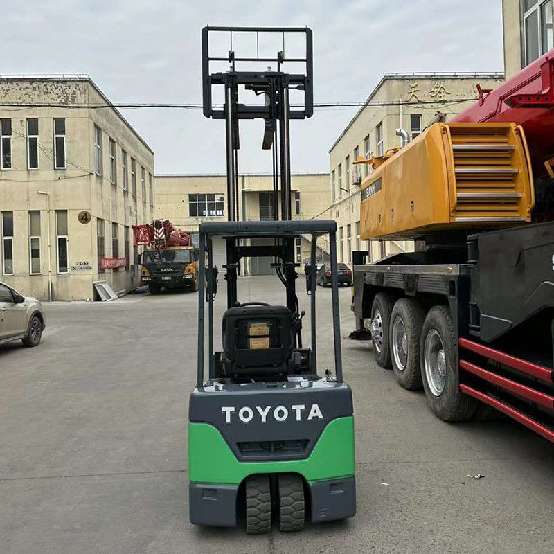 Camión elevador eléctrico de 4 ruedas motrices de 1 tonelada 1,5 tonelada 2 toneladas Toyota usada con longitud de tenedor de 1070 mm