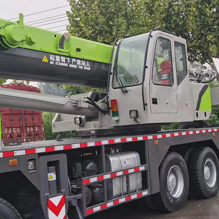 Camión de grúa Zoomlion de segunda mano de 55 toneladas grúas hidráulicas telescópicas con motor diesel de 8 cilindros