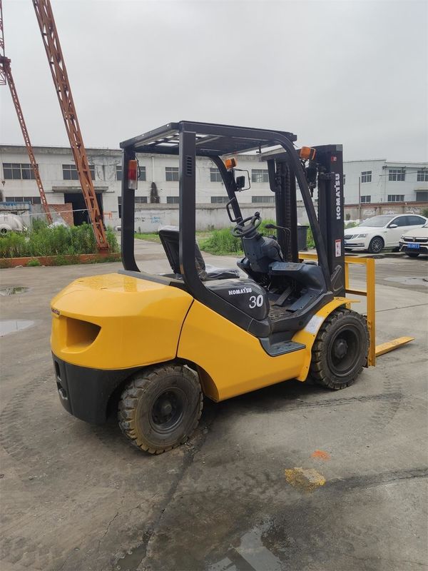 Camioneta elevadora de 3 t para obras de construcción con una potencia del motor de 14,4 kW a gran descuento