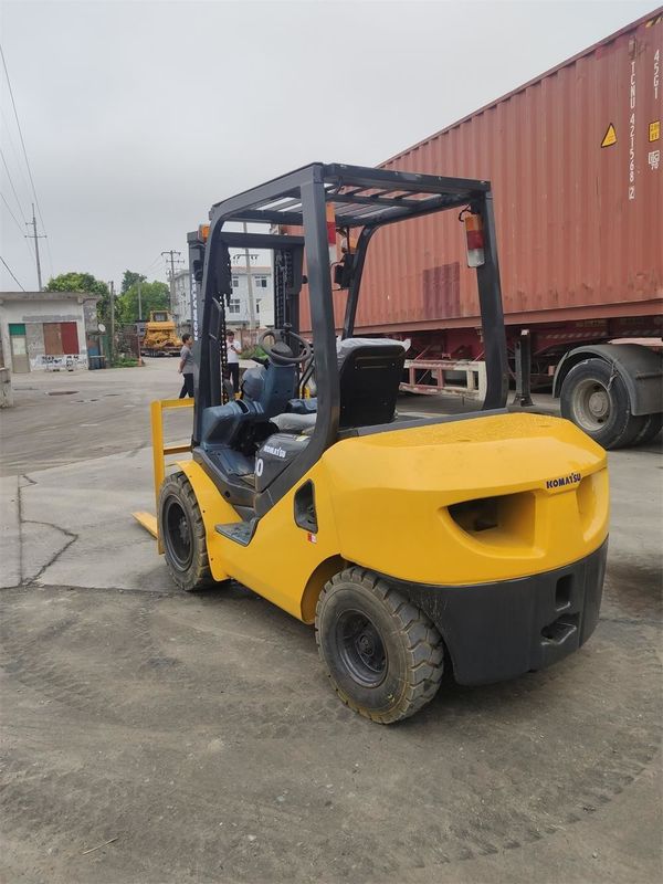 Camioneta elevadora de 3 t para obras de construcción con una potencia del motor de 14,4 kW a gran descuento