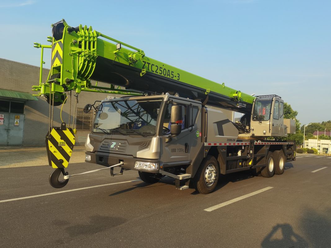 Granas de camión de 41 m, de buena condición, con una capacidad de carga de 25 toneladas y un peso de trabajo de 32,3 t