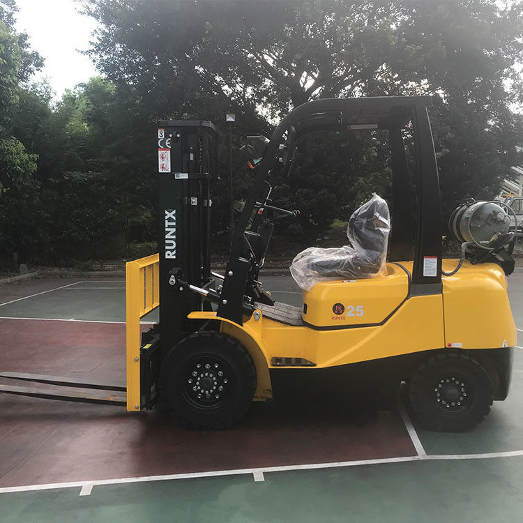 Camión elevador telescópico diesel de 3,5 toneladas con una potencia de motor de elevación de 14,4 kW