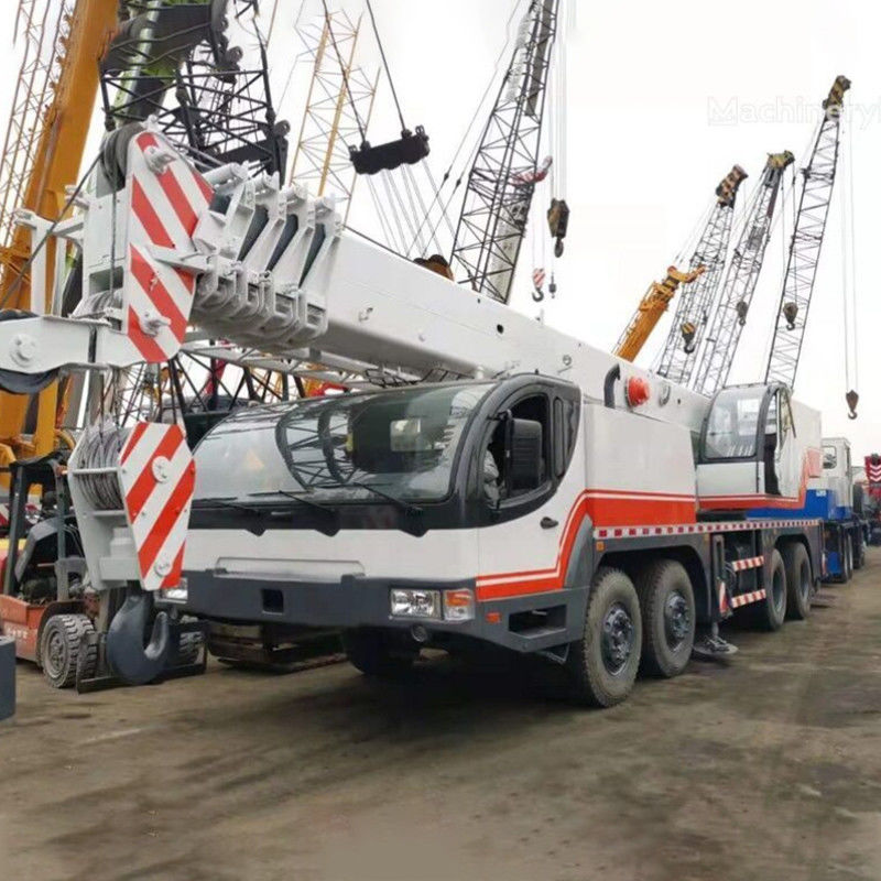 China vende grúa Zoomlion QY50 con horas de trabajo 40001-50000 y característica plegable