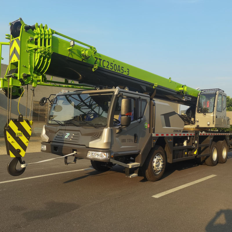 Equipo de elevación Zoomlion para grúas de camiones usadas de 25 toneladas y capacidad de elevación de 25000 kg