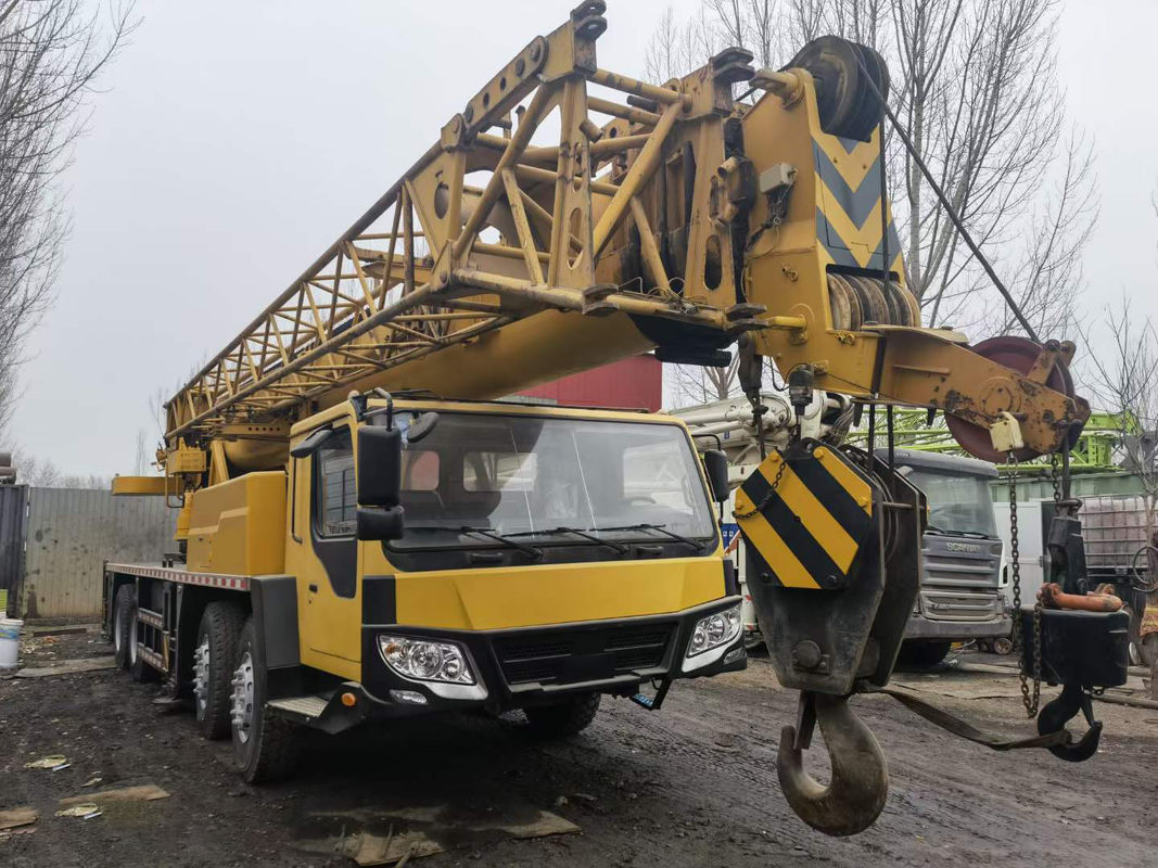 QY50KA 50t grúa de camión usado móvil con motor en buen estado 11.4m-43.5m longitud del arco