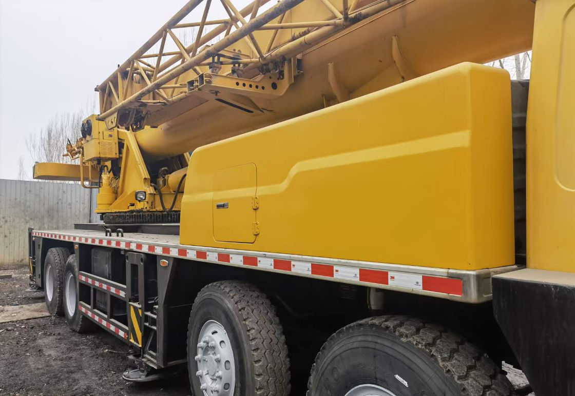 QY50KA 50t grúa de camión usado móvil con motor en buen estado 11.4m-43.5m longitud del arco