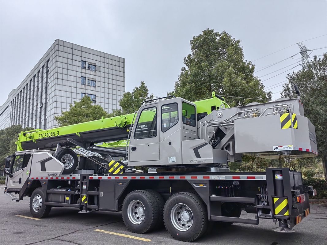 Maquina de grúa de 41m en camión Zoomlion Usado grúa de camión boom con 2001-4000 horas de trabajo