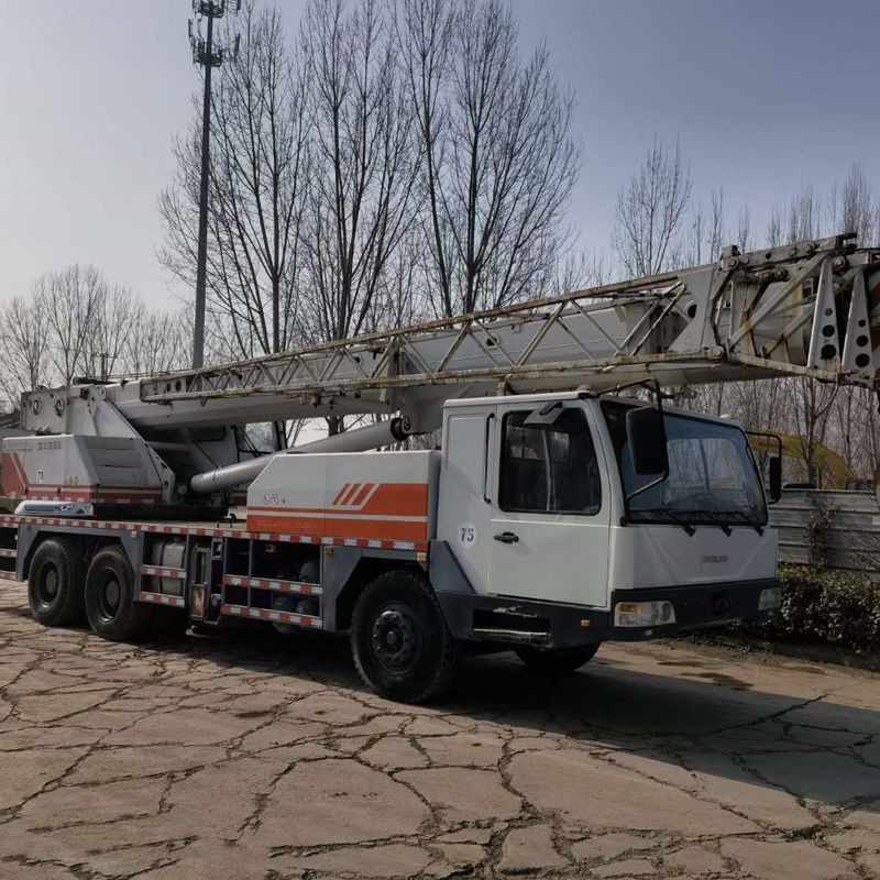 39m QY25V Zoomlion de 25 toneladas de grúa de camión usado con un par máximo de elevación de 980KN.m
