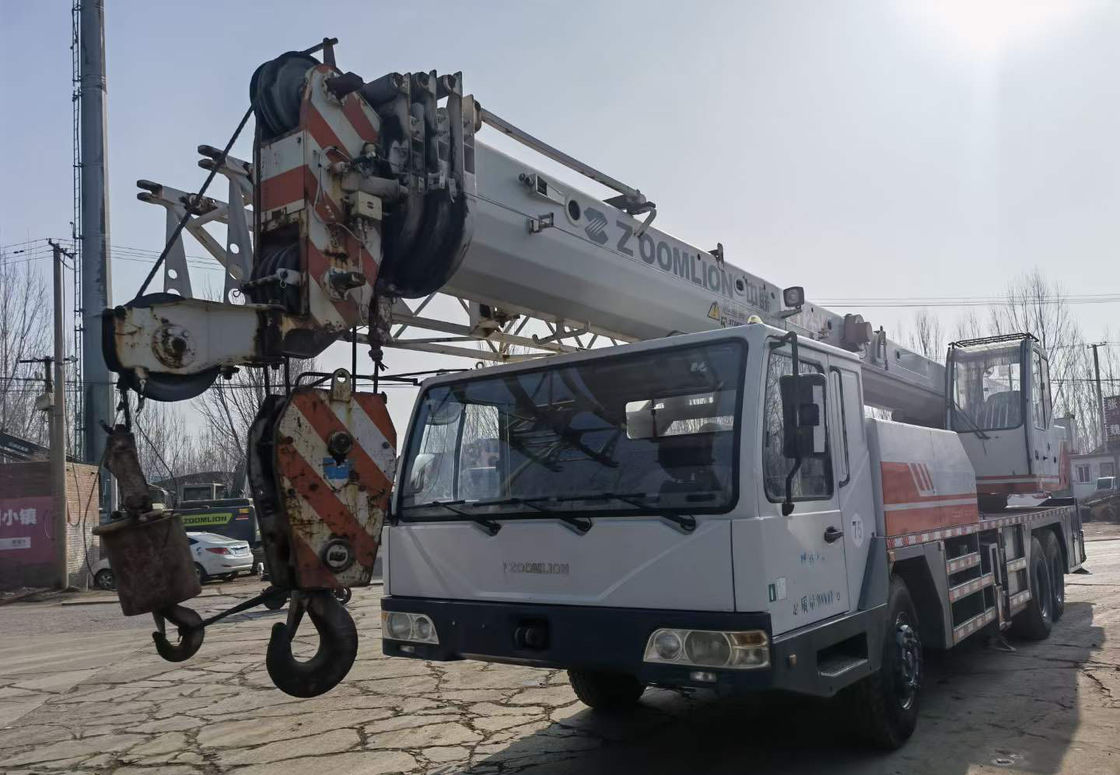 Zoomlion QY25V 39m 20 toneladas 25 toneladas grúa camión con 980KN.m par máximo de elevación