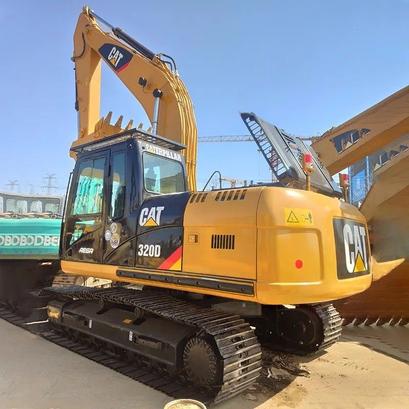 Artículo caliente en la excavadora Komatsu PC200 de segunda mano con 3.1/4.2/5.5km/h Velocidad de marcha
