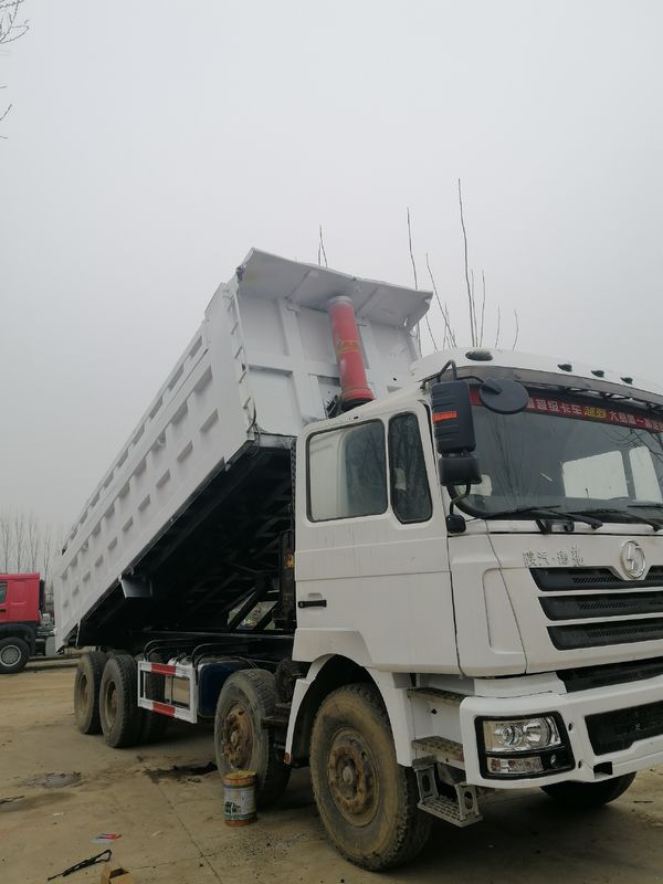 39000kg Peso de contención Shacman F3000 8x4 Camión con tirador Camión de descarga 6.2-8m Largo del tanque de carga