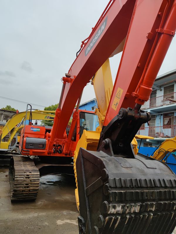 2001-4000 Horas de trabajo Doosan DX225 Excavadora de rastreo usada con otra válvula hidráulica