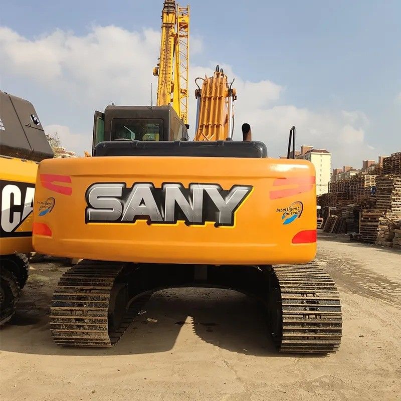 Excavadora Sany SY215c con 580/1600N.m de par máximo y 1.1m3 de capacidad de cubo