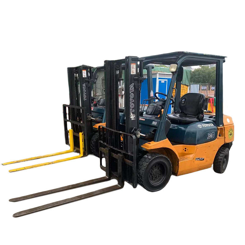 Motor japonés hidráulico diesel Toyota 3 toneladas elevadora de horquilla usada para operaciones de carga pesada