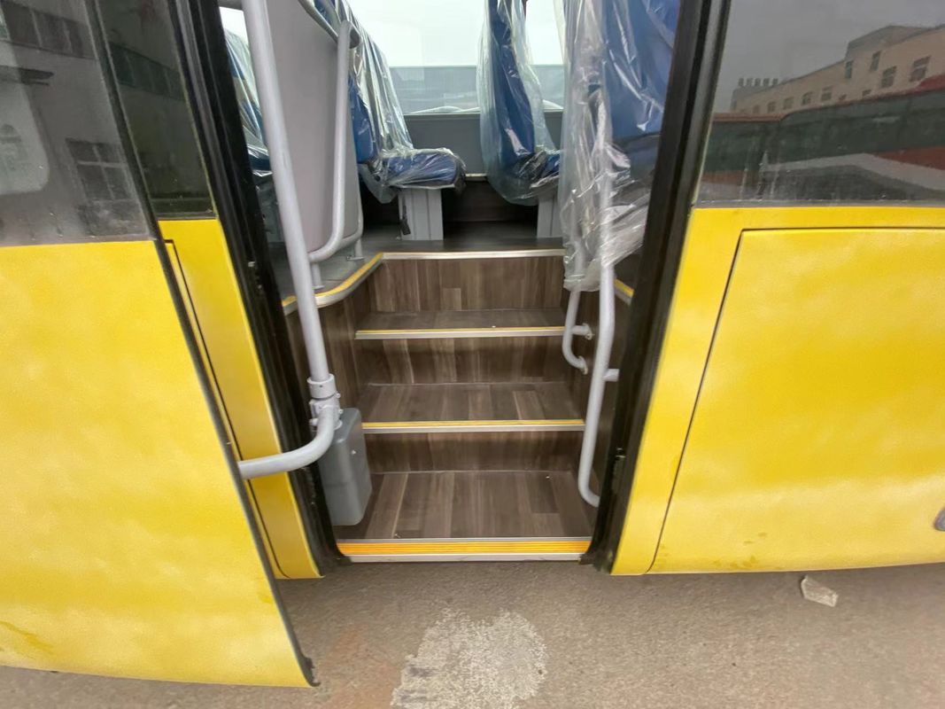 Autobús de lujo de 70 asientos LHD Autobús de Yutong usado en buen estado Tipo de combustible diesel