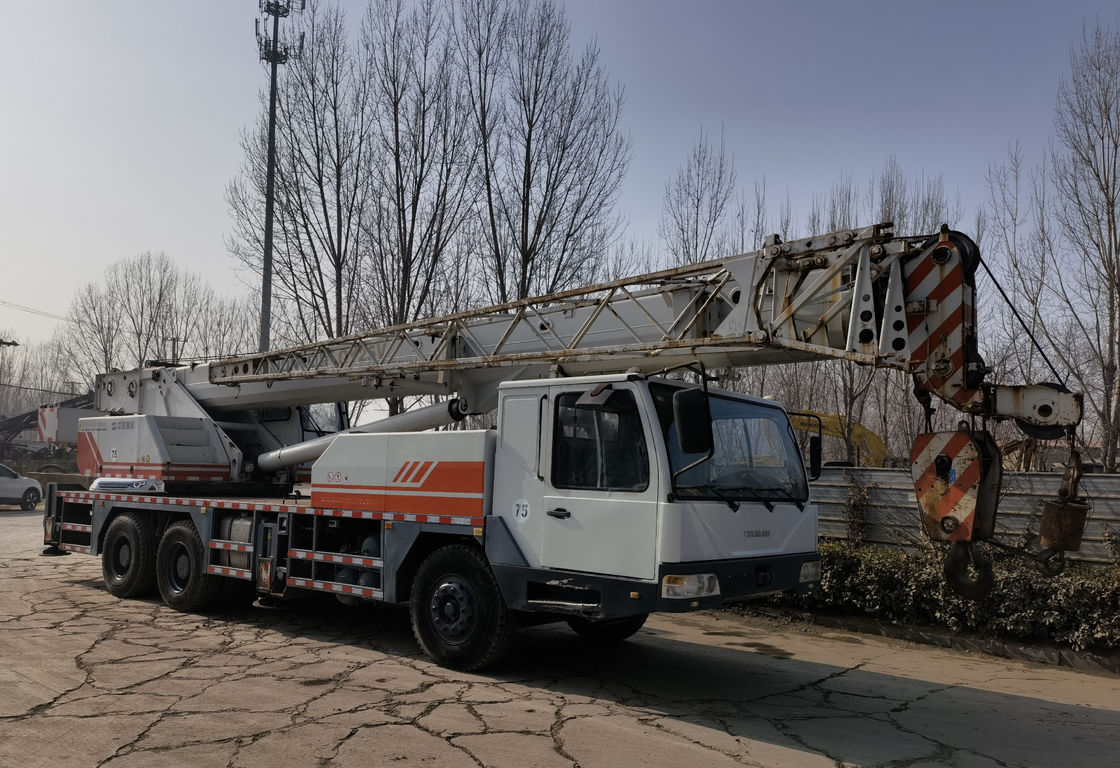 Zoomlion usado 25 toneladas camión hidráulico grúa montada con max. altura de elevación de 43m