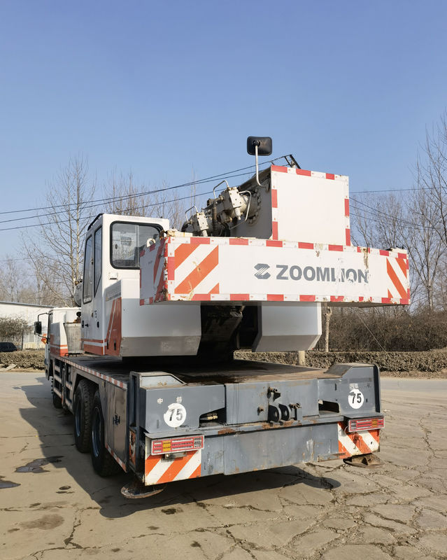 Zoomlion usado 25 toneladas camión hidráulico grúa montada con max. altura de elevación de 43m