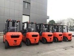 Camión elevador diésel FD30 con peso de 4300 kg y anchura de horquilla de 125 mm impulsado por motor Isuzu