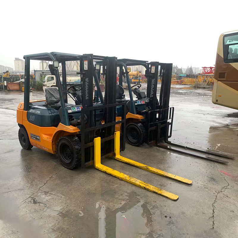 Peso nominal de 3000 kg carretilla elevadora diésel totalmente eléctrica Toyota de 3 toneladas con modo de alimentación totalmente eléctrica