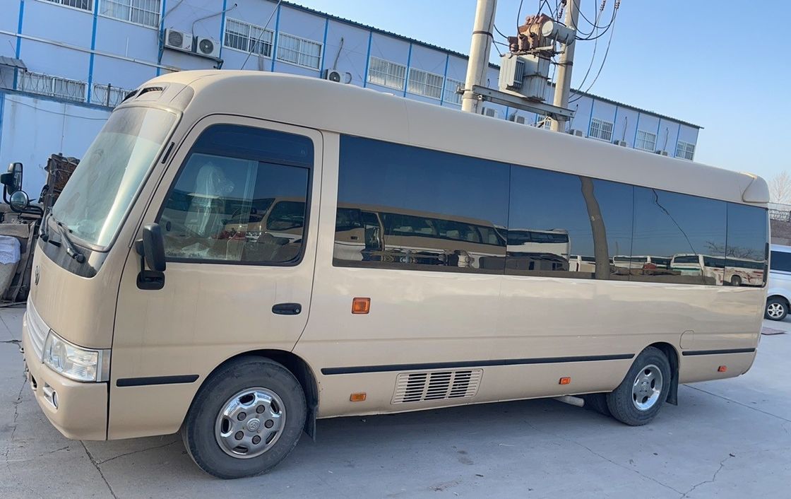 Autobús de 30 asientos con 4104 ml de cilindrada y combustible diesel para satisfacer sus necesidades