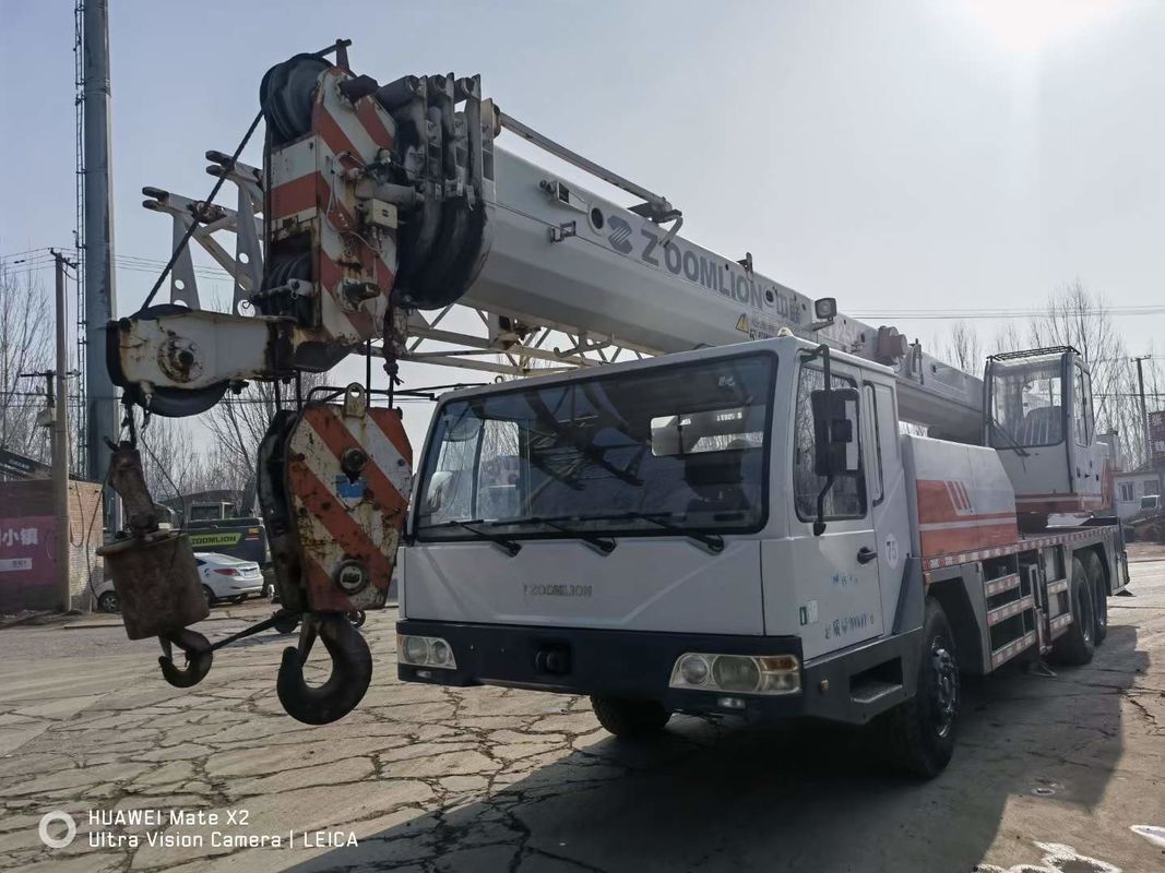 Zoomlion QY25V grúa móvil de camión de 20 toneladas con garantía y 2001-4000 horas de trabajo