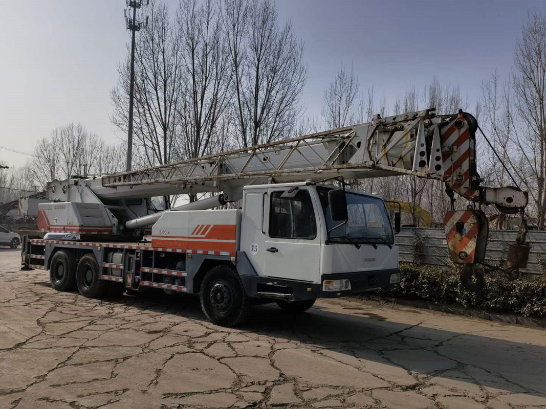 Máquina de grúa usada de 25 toneladas con carga de elevación máxima de 1010KN.M Grúa de camión de ruedas móviles