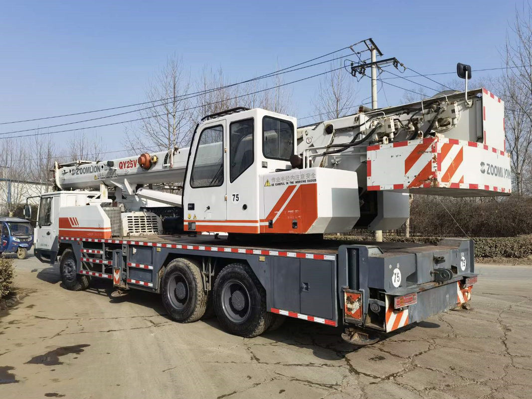 Máquina de grúa usada de 25 toneladas con carga de elevación máxima de 1010KN.M Grúa de camión de ruedas móviles