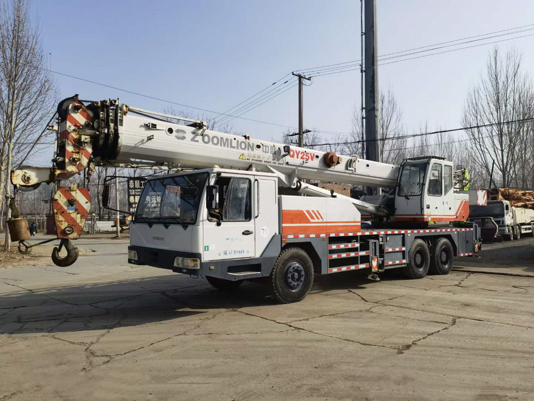 Altura de elevación máxima 42,3 M Zoomlion QY25 grúa de camión móvil de segunda mano grúa de 25 toneladas