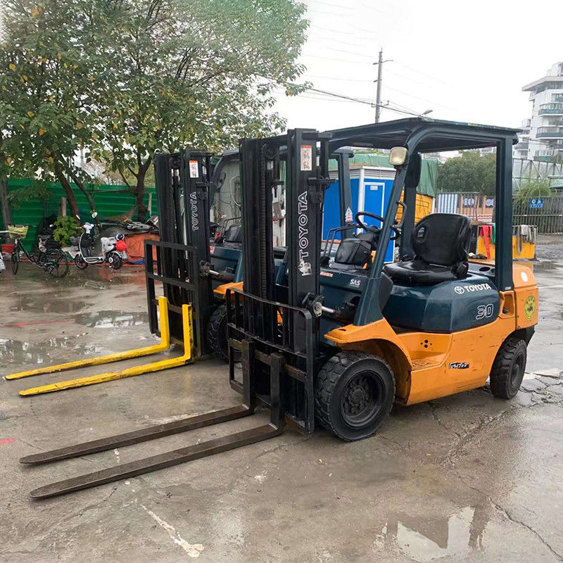 3000 kg Herramientas de levantamiento de pesas Triplex 3t diesel Usado carretilla elevadora con paso lateral en Pakistán