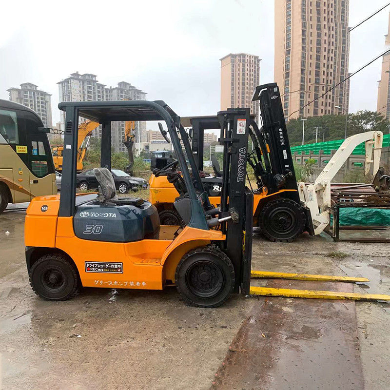 3000 kg Herramientas de levantamiento de pesas Triplex 3t diesel Usado carretilla elevadora con paso lateral en Pakistán