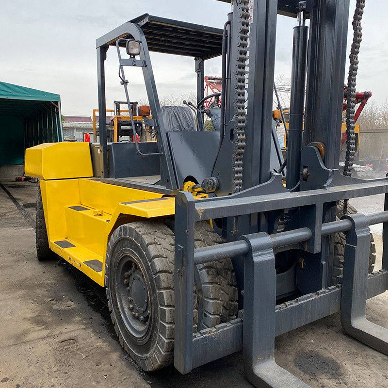 Camioneta elevadora diésel Komatsu usada para contenedores de 12 a 16 toneladas Largo del tenedor 1070 mm Ancho del tenedor 150 mm